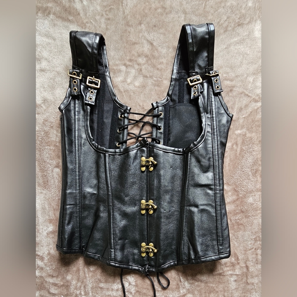 Vaacodor steampunk corset too. Size S
